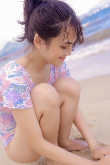 美女本色高清视频免费观看