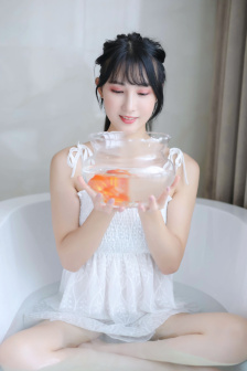 白丝同桌让我随便玩
